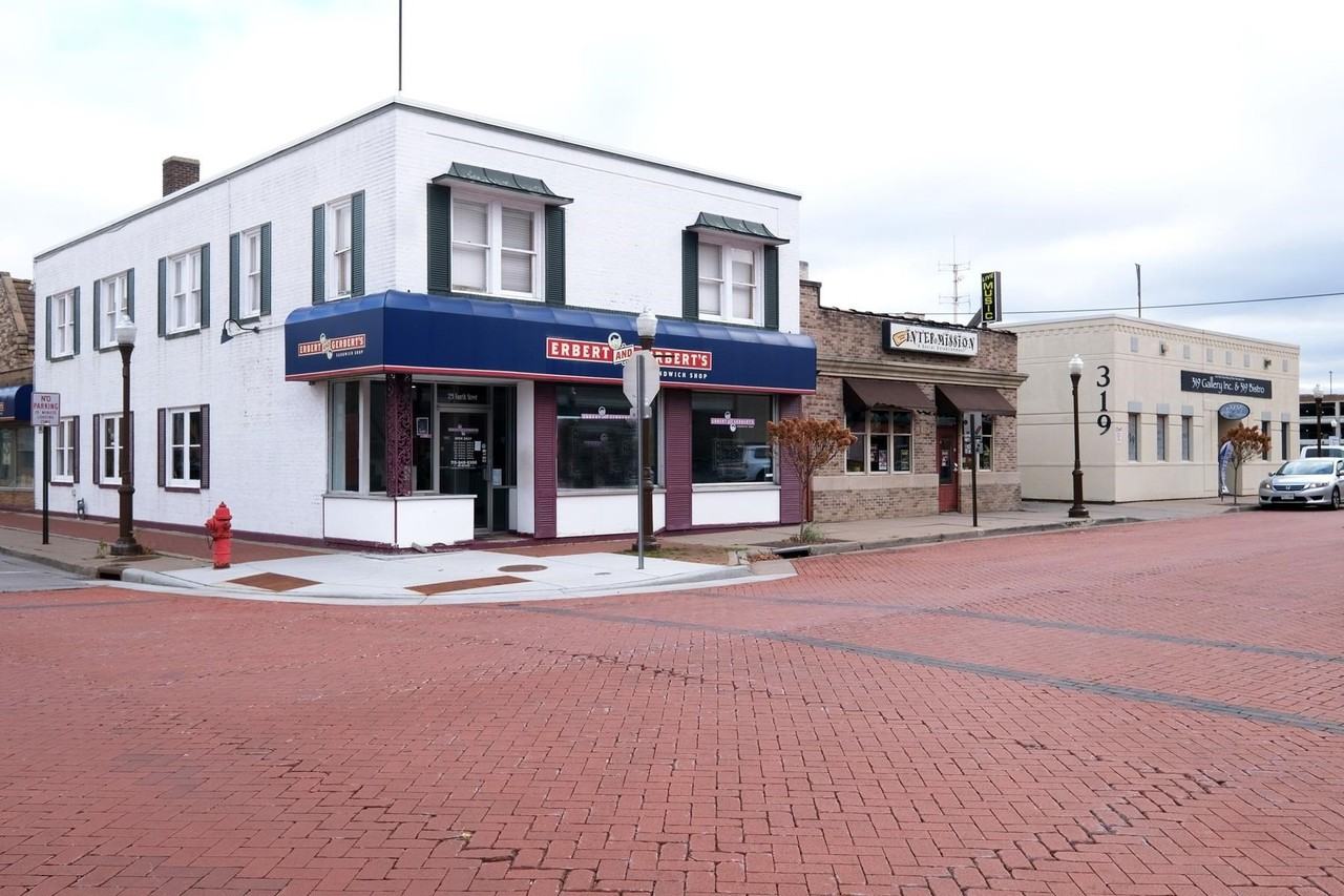 329 N 4th St - Photo 6 of 50