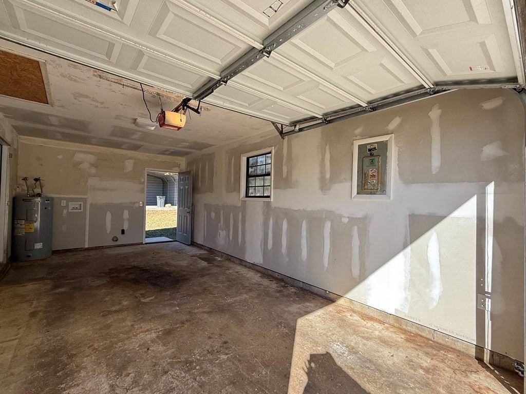 918 Capstone Dr - Photo 3 of 25