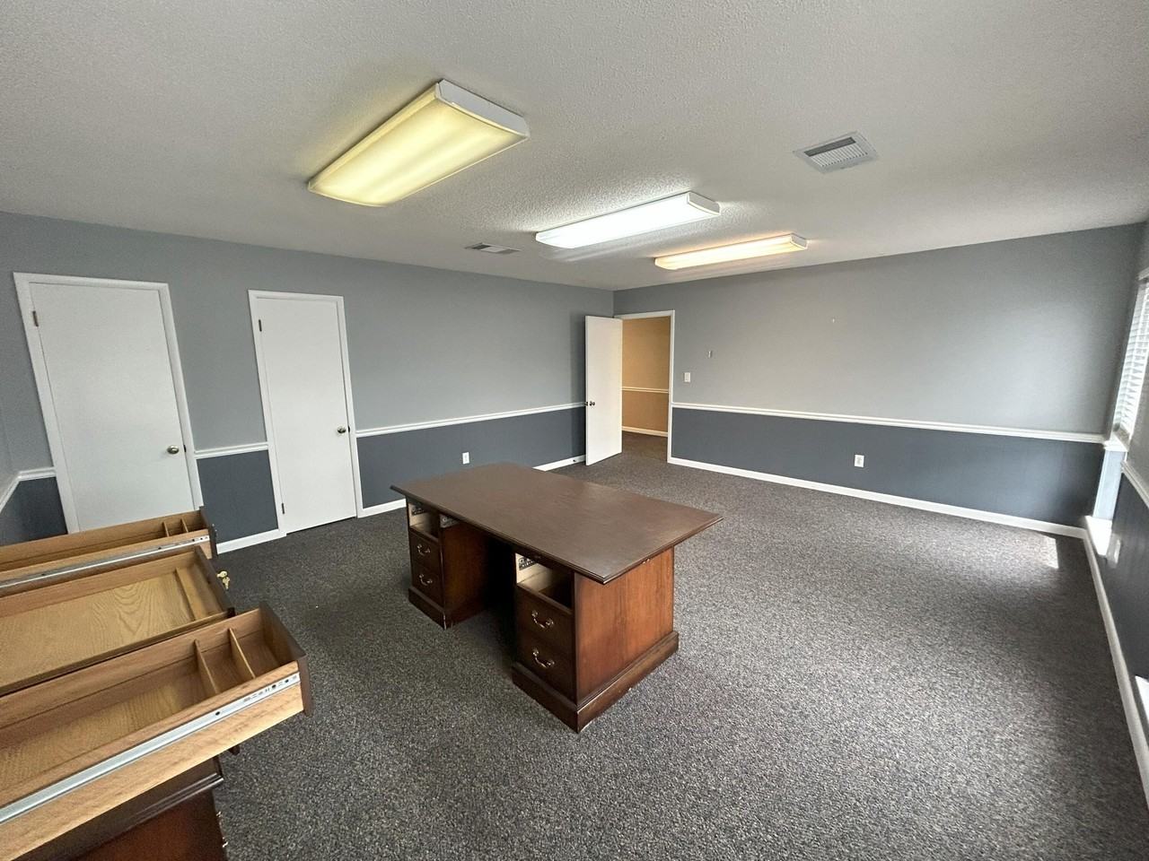 638 N Ferdon Blvd - Photo 5 of 14