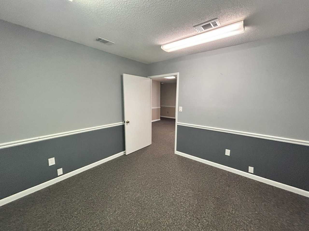 638 N Ferdon Blvd - Photo 7 of 14