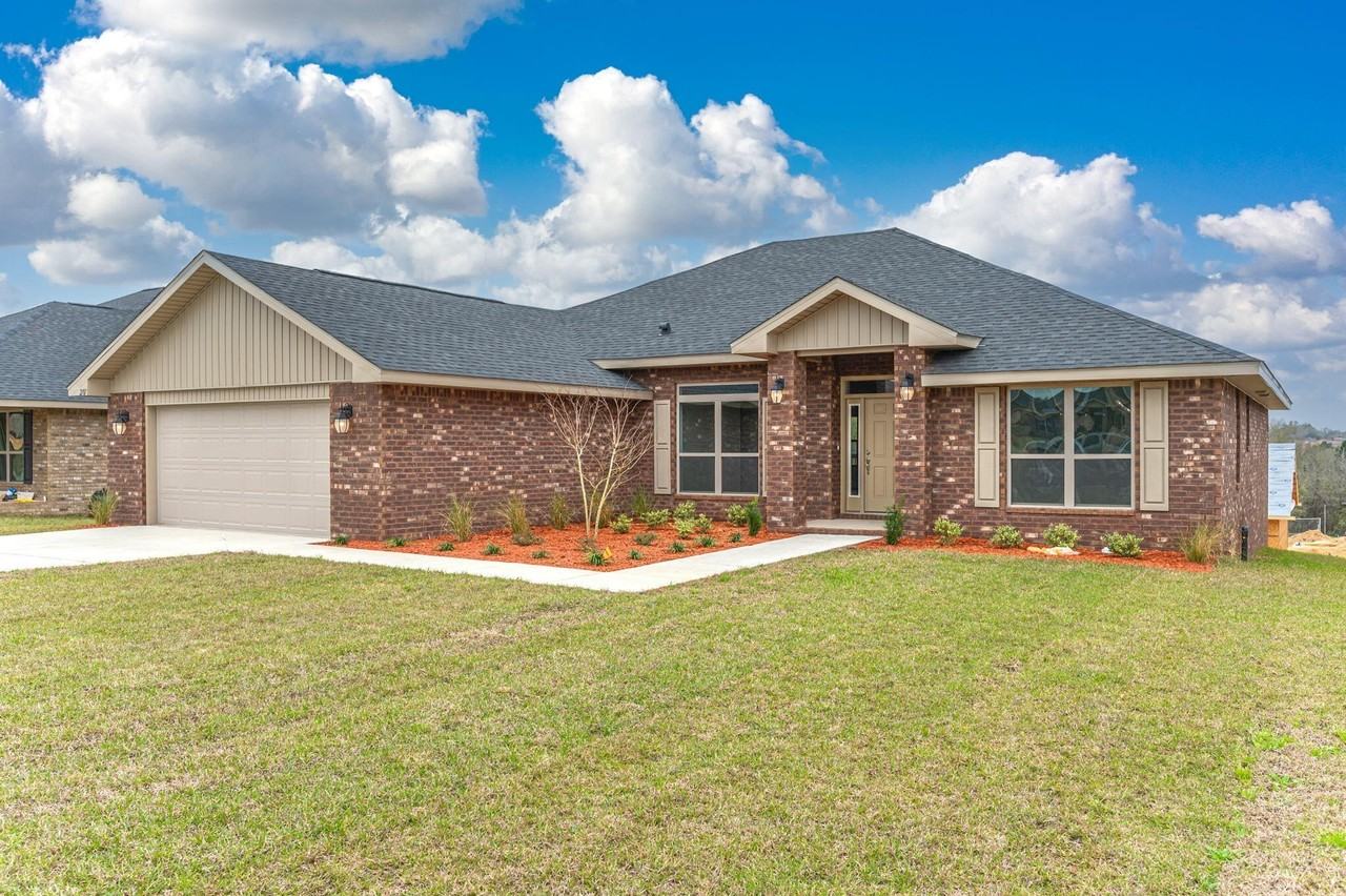 2107 Queen St - Photo 2 of 48