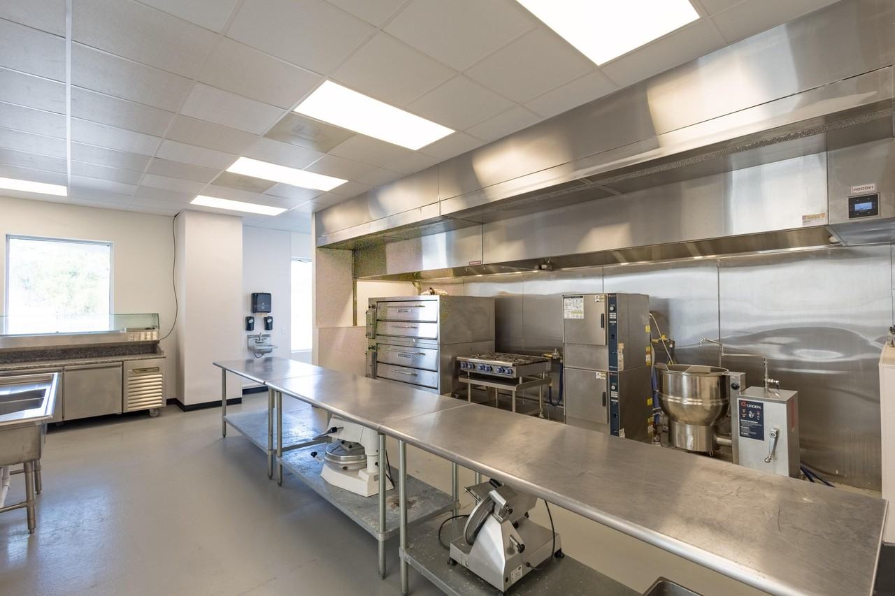 101 Business Centre Dr #B - Photo 5 of 36