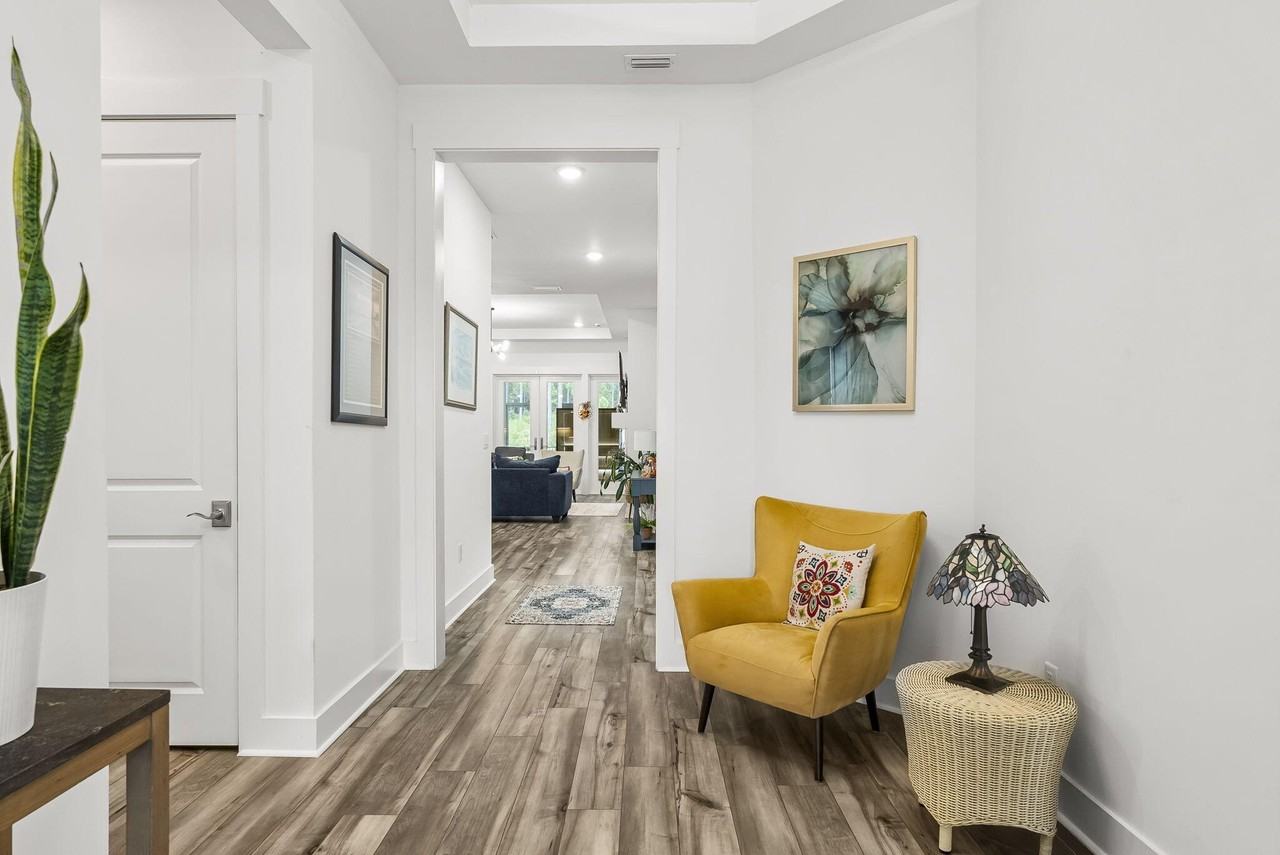 119 Anastasia Cir - Photo 4 of 46