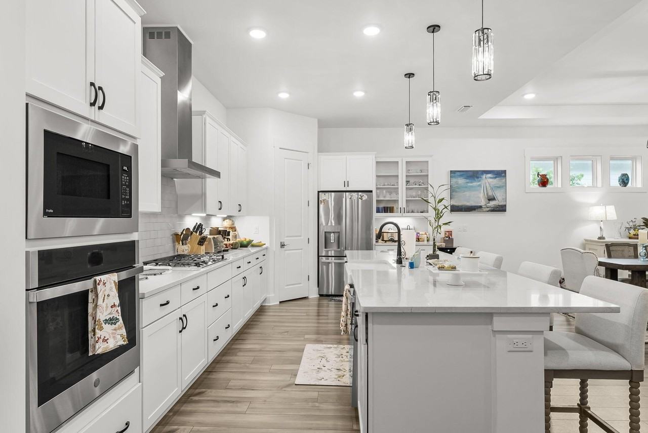 119 Anastasia Cir - Photo 6 of 46