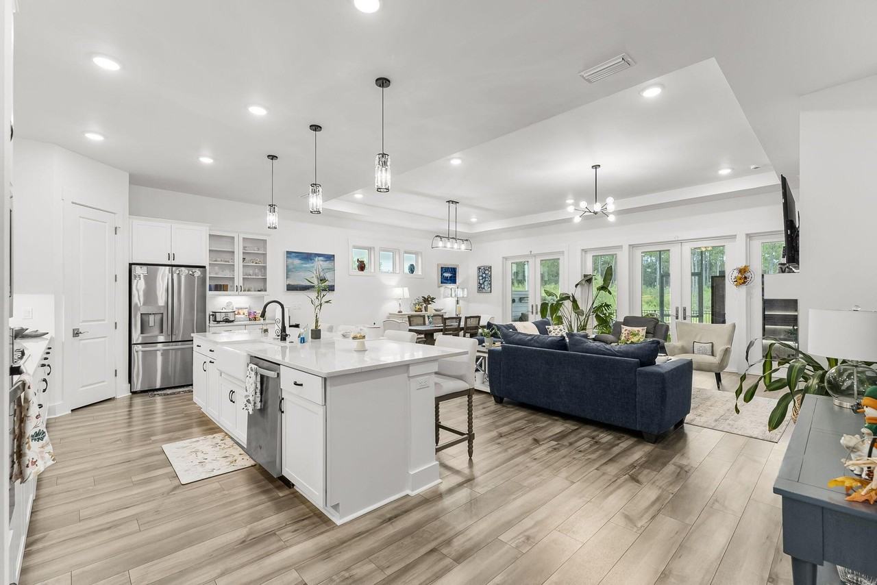 119 Anastasia Cir - Photo 7 of 46