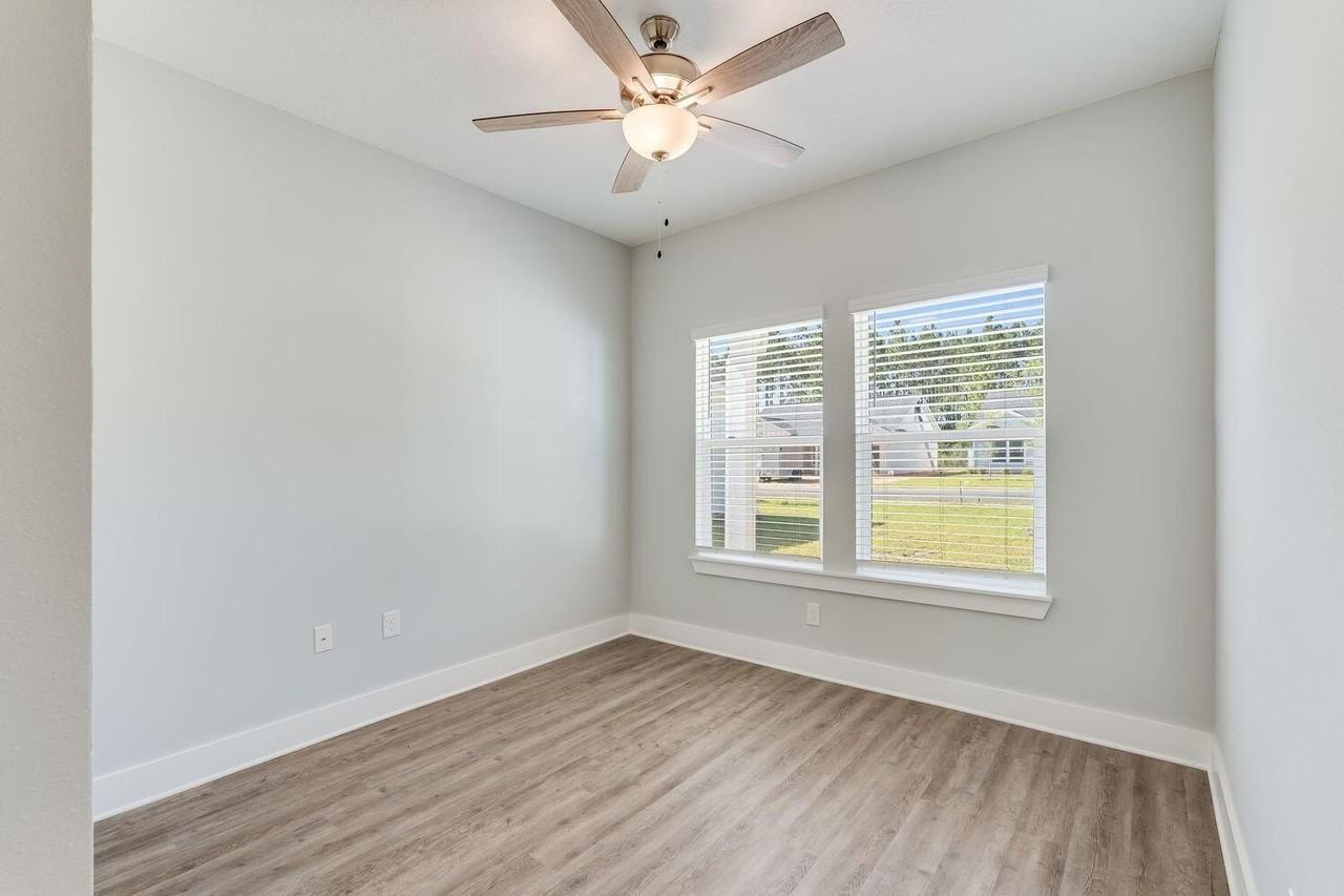 170 Bradford Ct - Photo 5 of 22