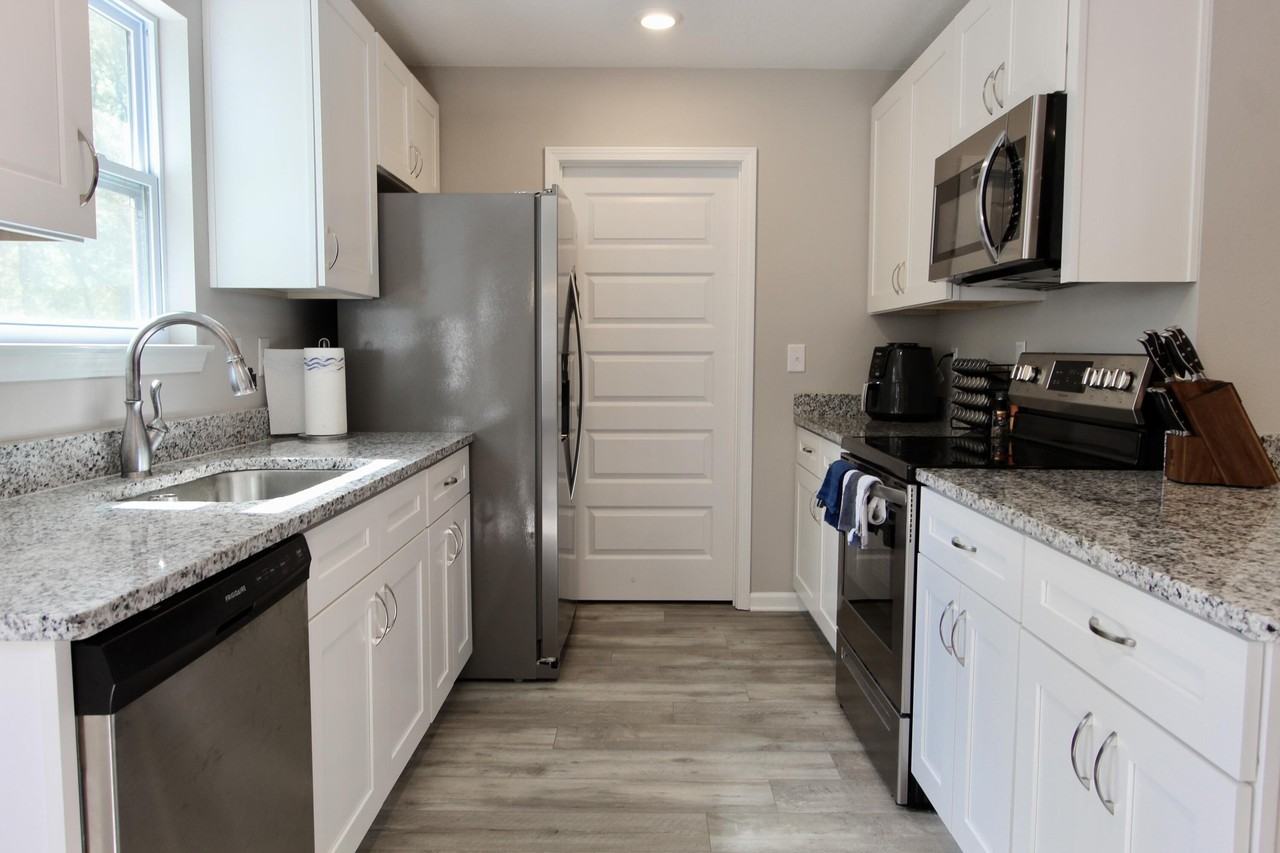 102 Windsor Dr - Photo 6 of 26