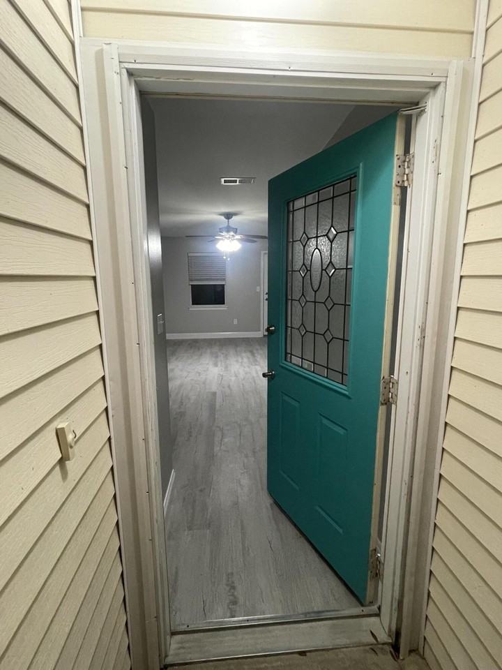 162 Meadowbrook Ct - Photo 4 of 33