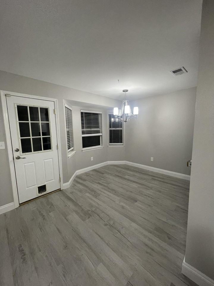 162 Meadowbrook Ct - Photo 7 of 33