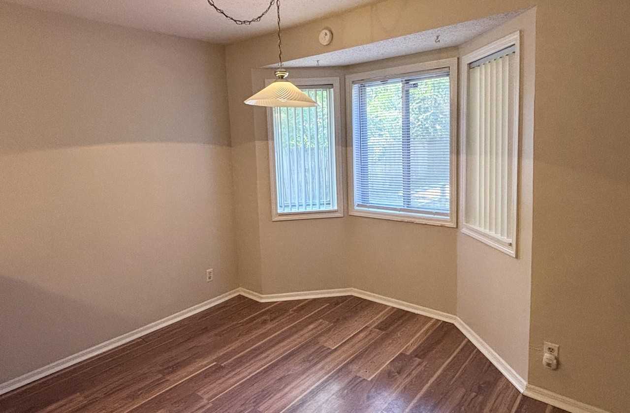 318 Austin Ave - Photo 4 of 10