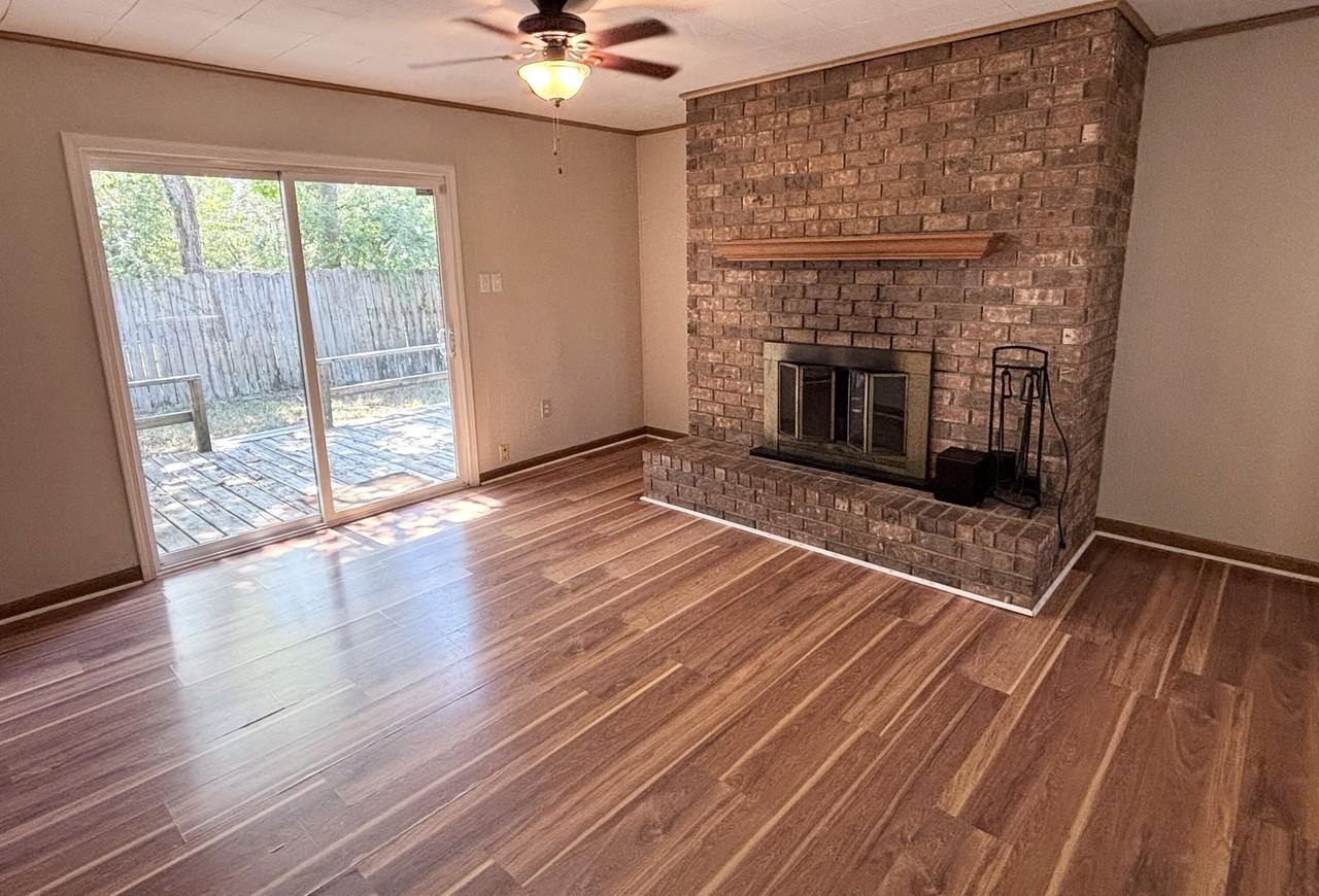 318 Austin Ave - Photo 5 of 10