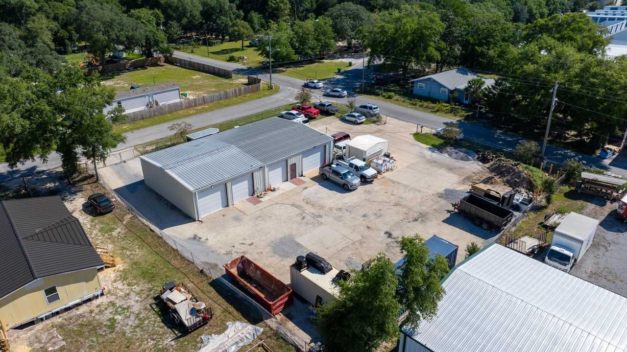 210 210 NW Tilden Street - Photo 6 of 26