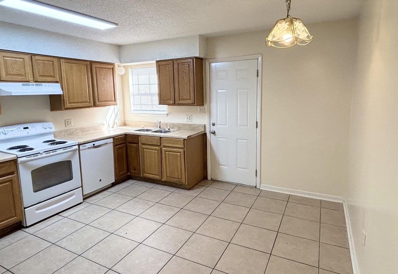 705 Terrance Court #C - Photo 4 of 10