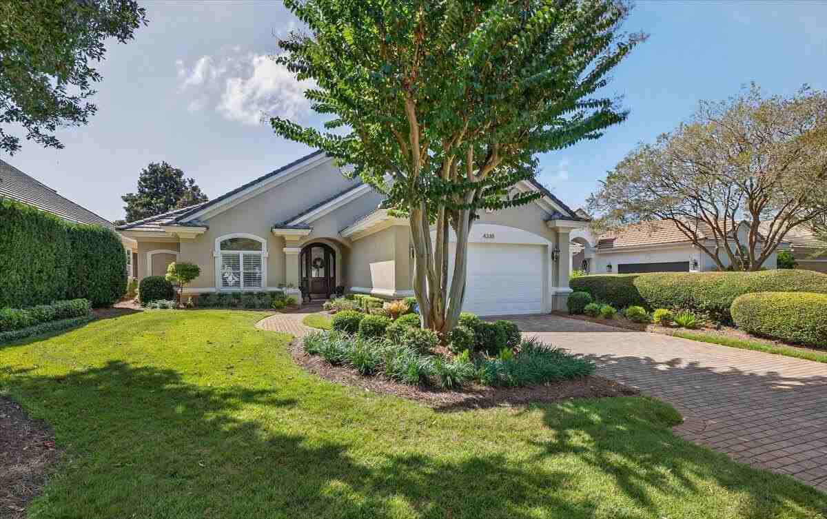 4330 Carriage Ln - Photo 3 of 50