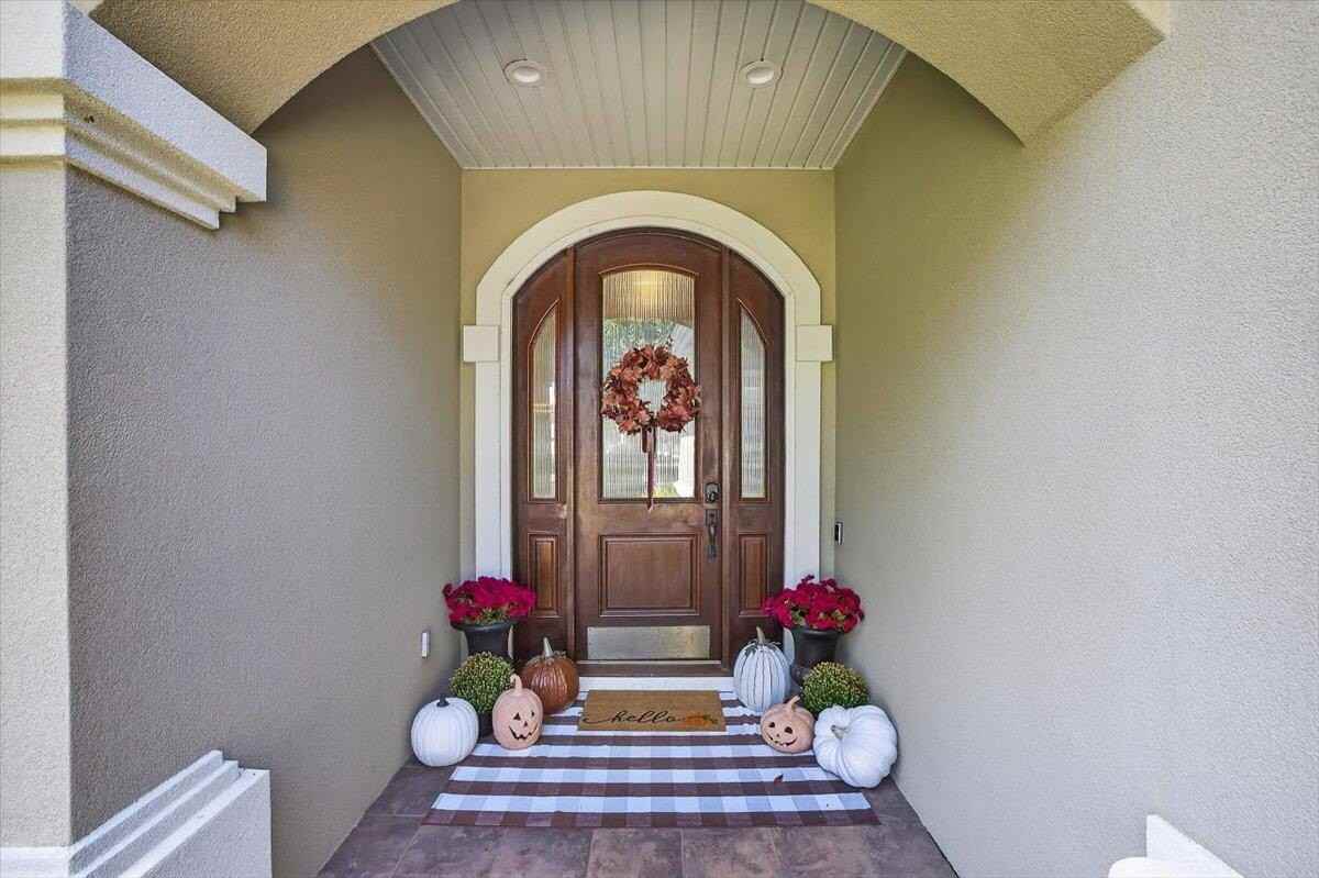 4330 Carriage Ln - Photo 4 of 50