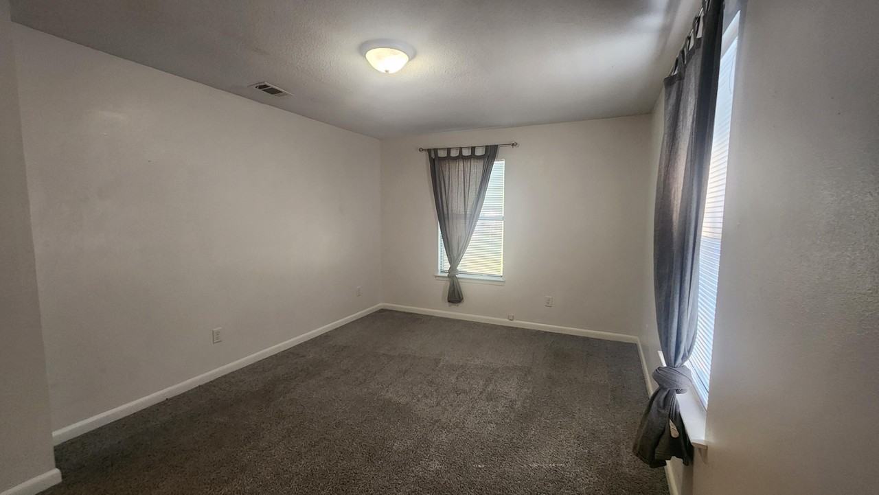 205 Marquette St Apt 1 #1 - Photo 3 of 16