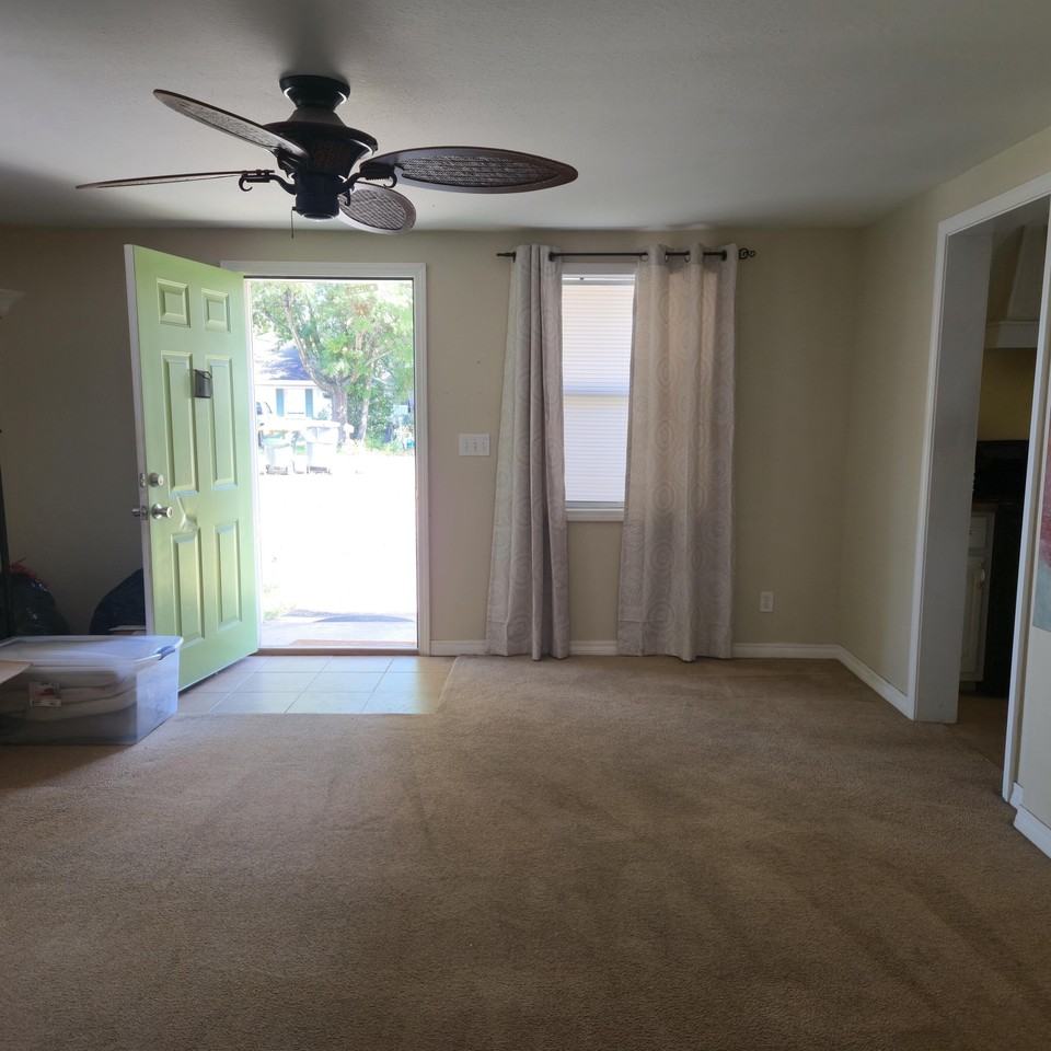 106 106 NW Alabama Avenue - Photo 2 of 18