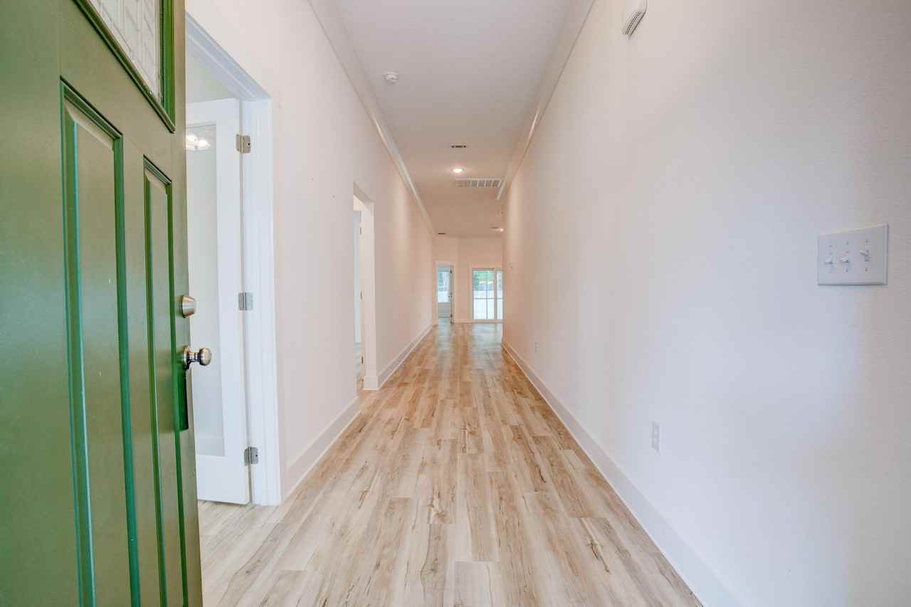 1756 Thomas St - Photo 2 of 26