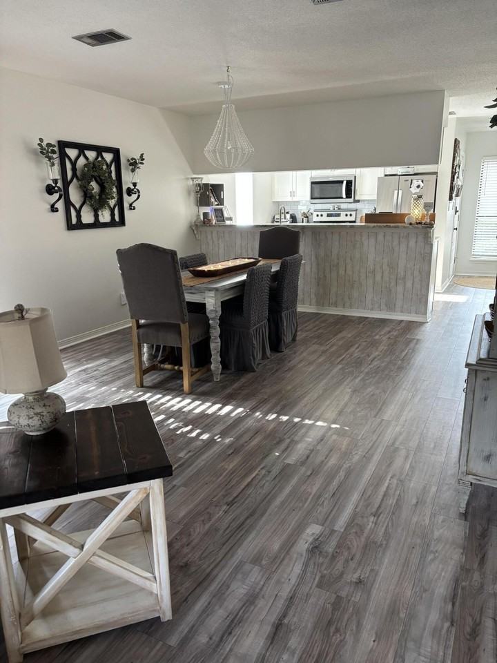 3861 Indian Trail #106 - Photo 4 of 34