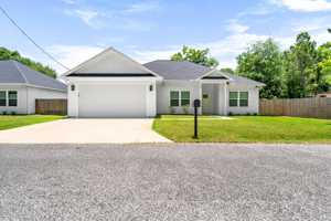 featured image of 5 Romana Ln