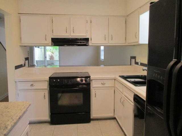 333 Woodham Ct - Photo 4 of 35