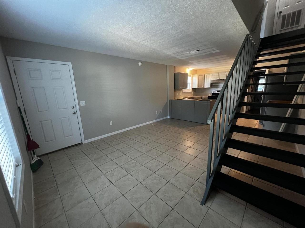 124 Hampton Dr - Photo 7 of 12