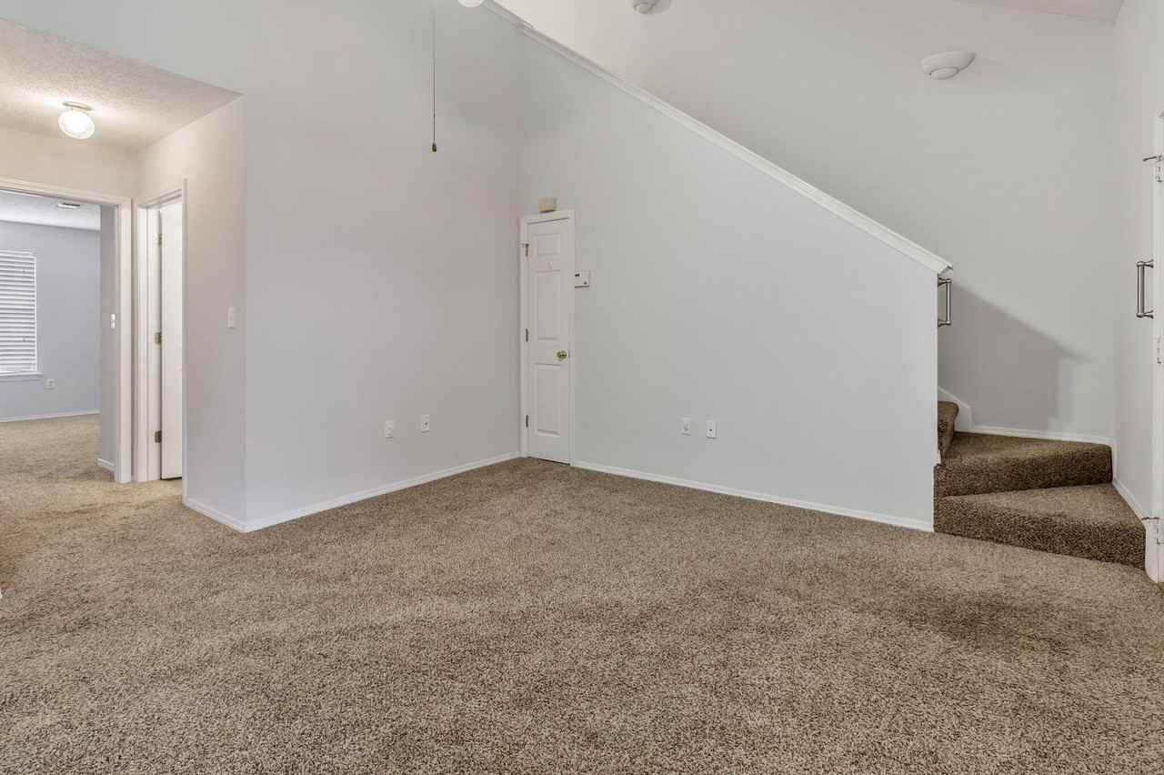 1828 Sod Dr - Photo 4 of 29