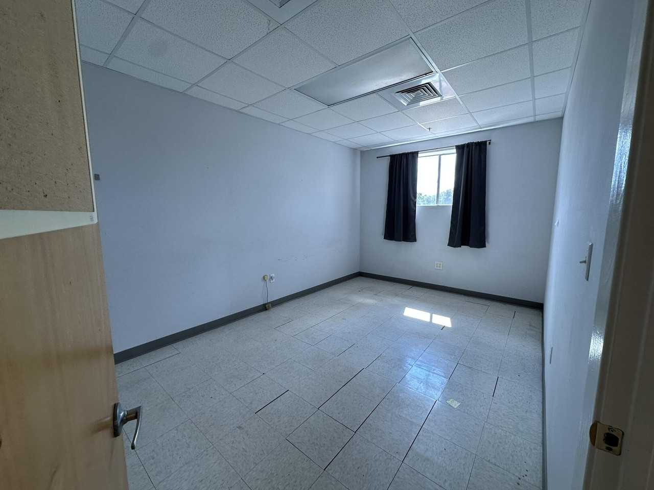 598 Armistead Blvd - Photo 3 of 11