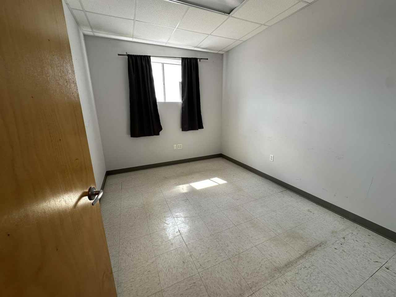 598 Armistead Blvd - Photo 4 of 11