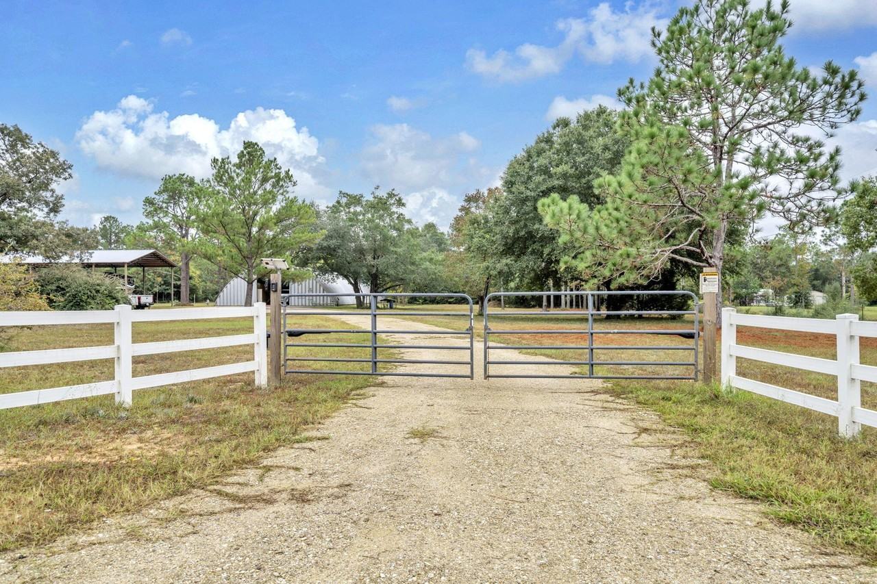 4156 Painter Branch Rd - Photo 2 of 44