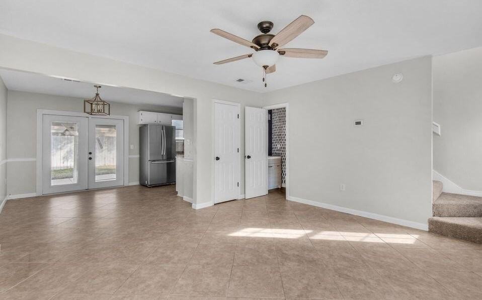 113 Scranton Street - Photo 5 of 23