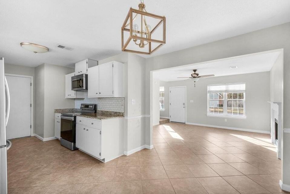 113 Scranton Street - Photo 7 of 23