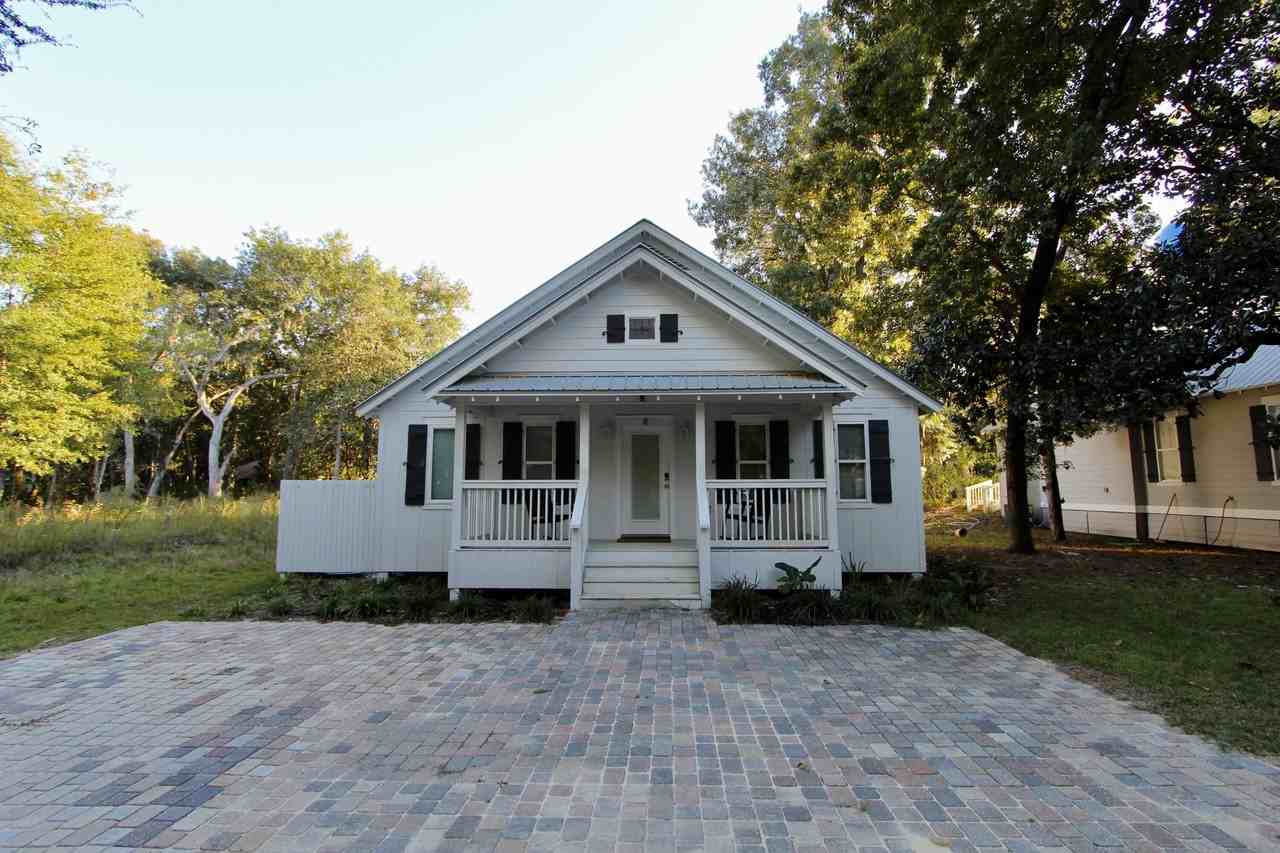 8 Sally Ln - Photo 2 of 29