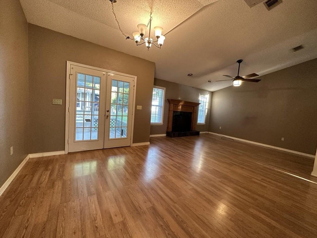 111 Dogwood Ln - Photo 3 of 21