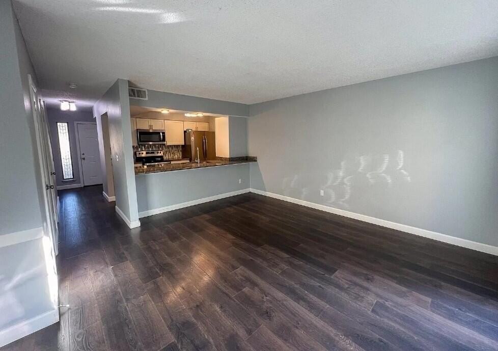 16 16 NW Cape Drive unit: Apt C #C - Photo 7 of 17