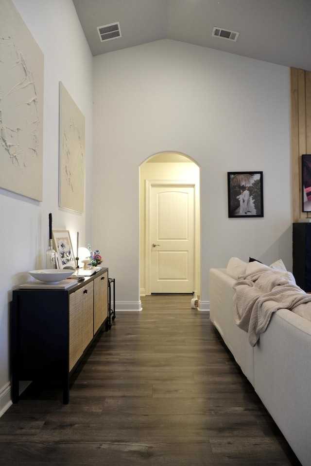 6841 Nelson St - Photo 4 of 14