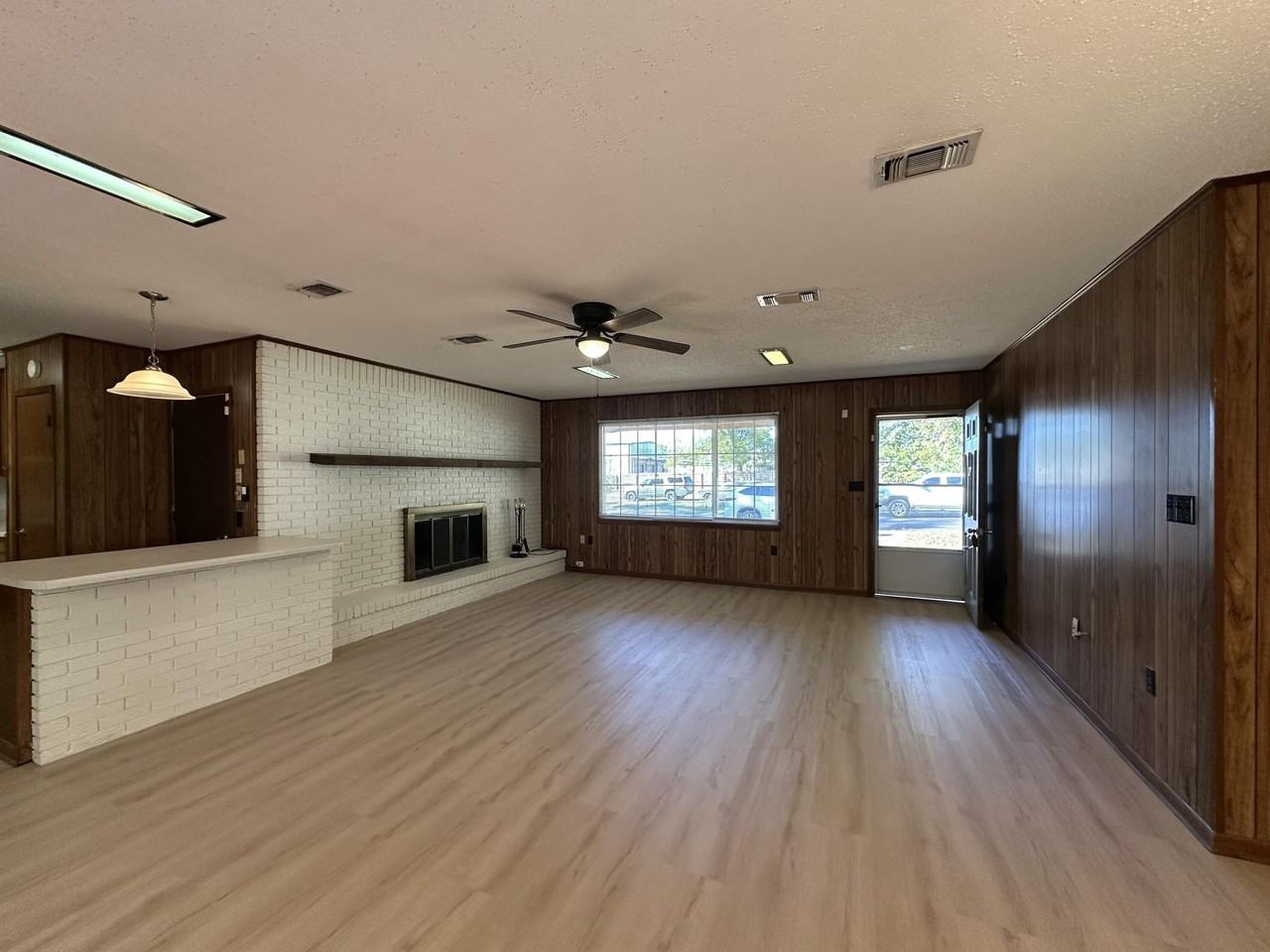 697 Green St - Photo 6 of 20