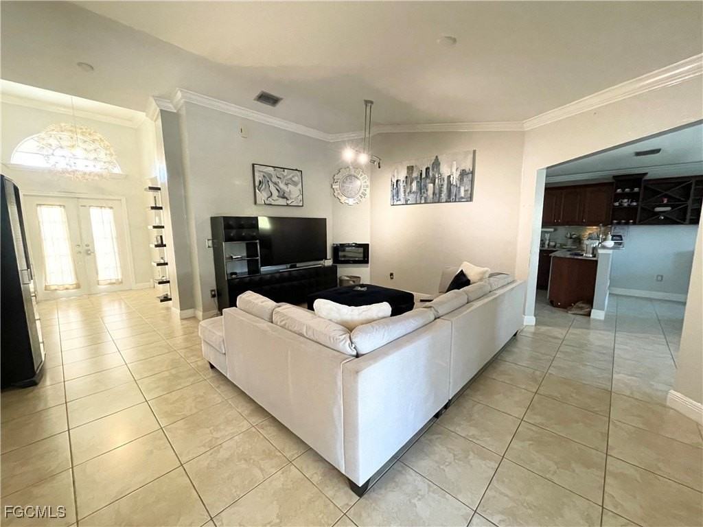 5202 Lee St - Photo 6 of 17