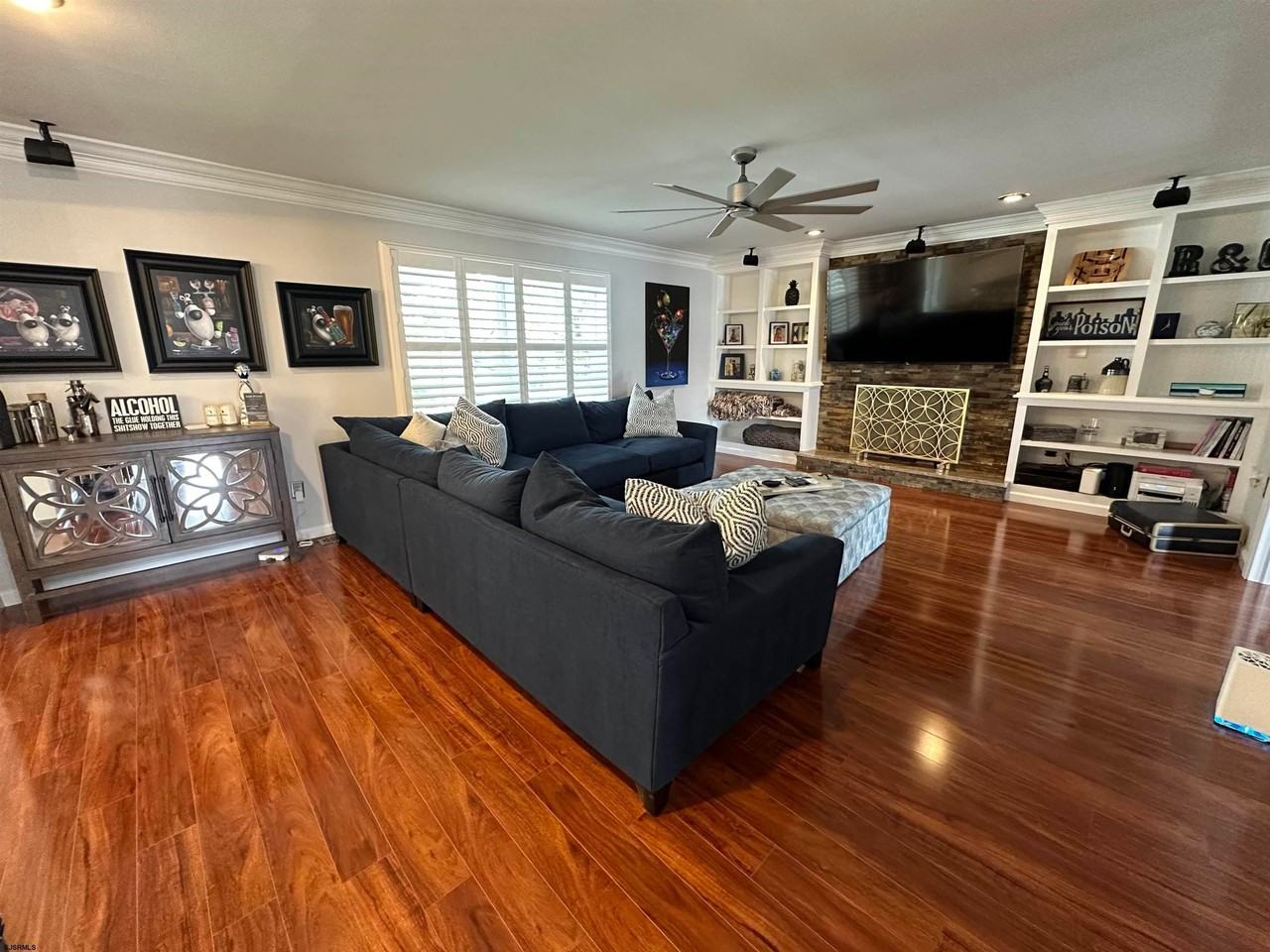 5701 Ventnor Ave - Photo 5 of 44