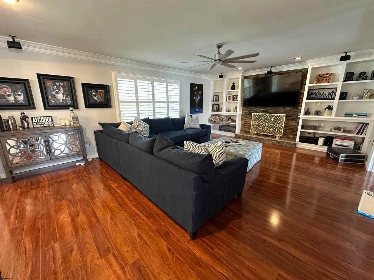 5701 Ventnor Ave - Photo 5 of 44