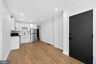 2239 W Oxford St #1 - Photo 1 of 1