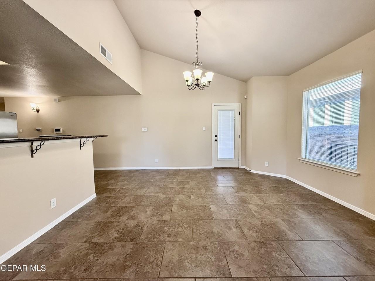 11353 Bullseye Street - Photo 5 of 37