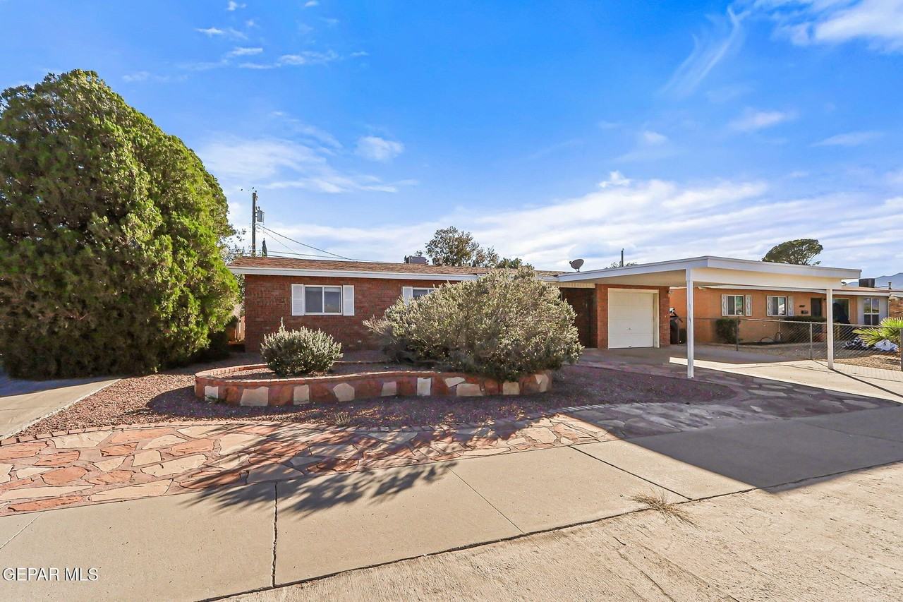 5828 Sturgeon Dr - Photo 2 of 27