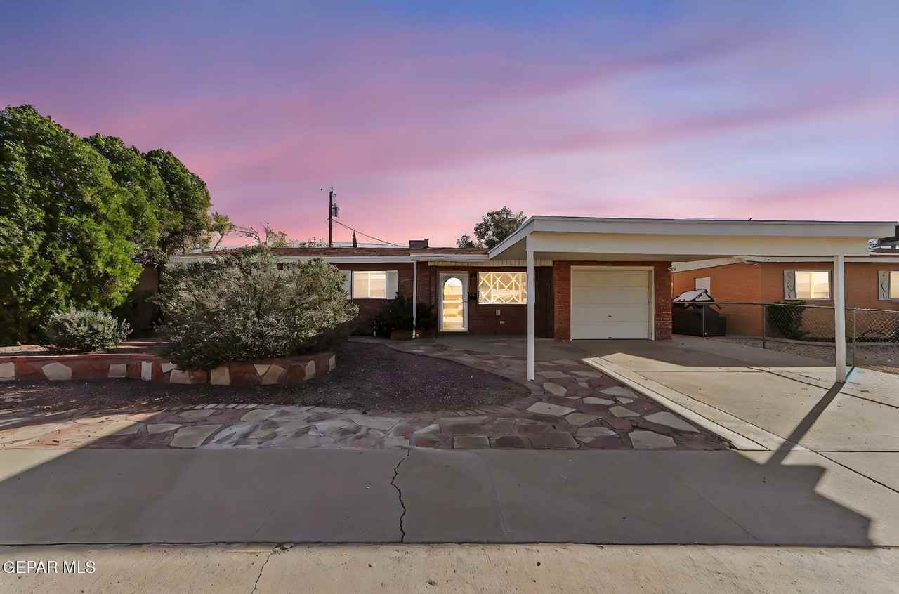 5828 Sturgeon Dr - Photo 3 of 27