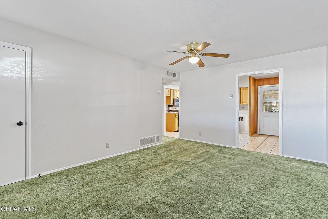 5828 Sturgeon Dr - Photo 5 of 27