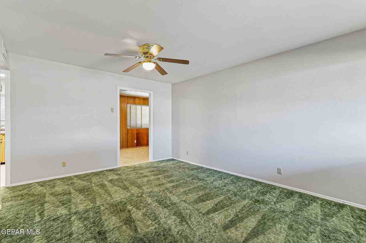 5828 Sturgeon Dr - Photo 6 of 27