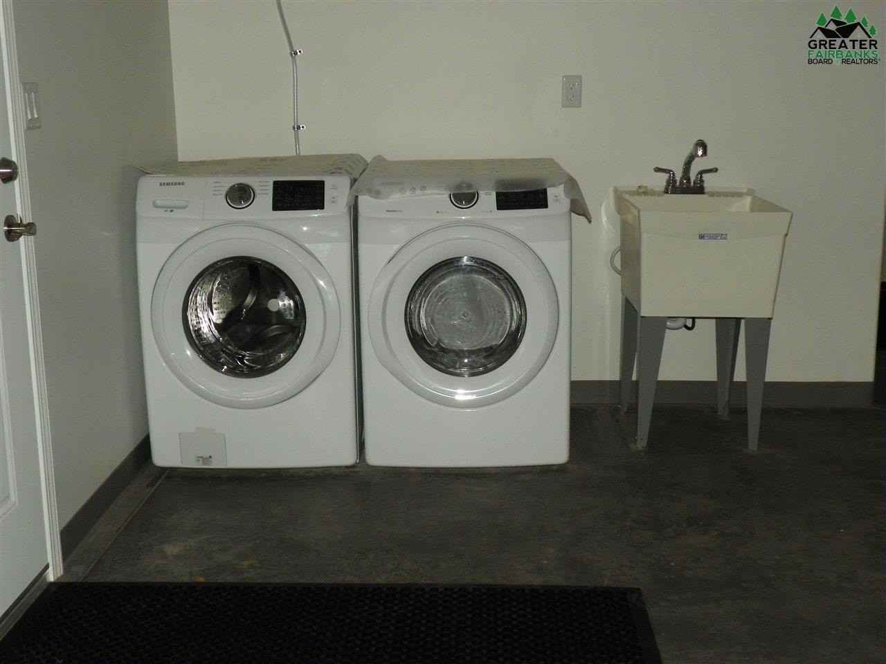 3925 Sourdough Rd - Photo 4 of 29