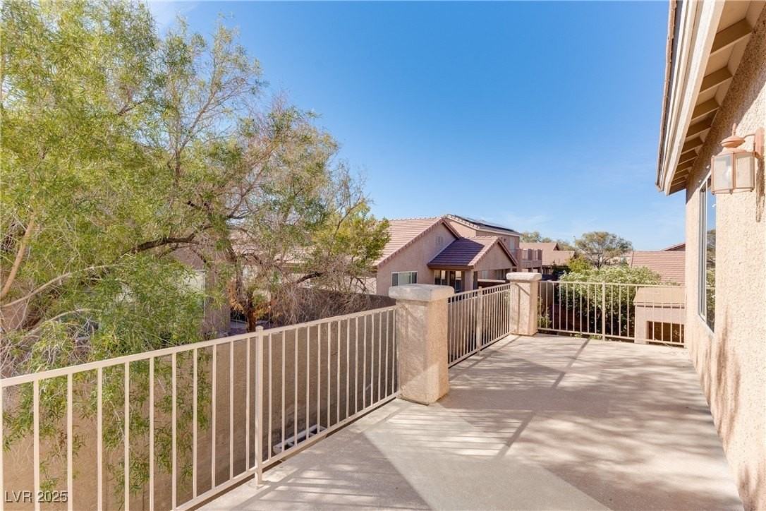 523 Moses Lake Ct - Photo 4 of 39