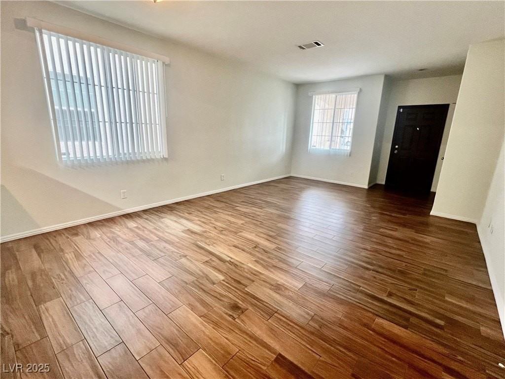 1324 Sun Village Ave - Photo 5 of 34