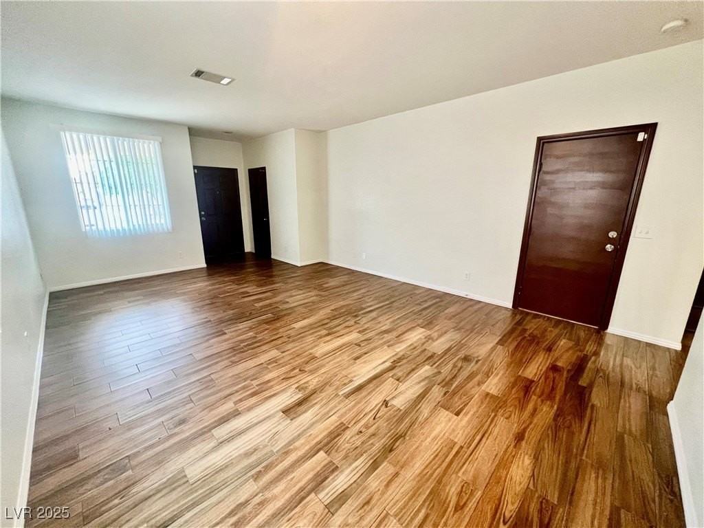 1324 Sun Village Ave - Photo 6 of 34